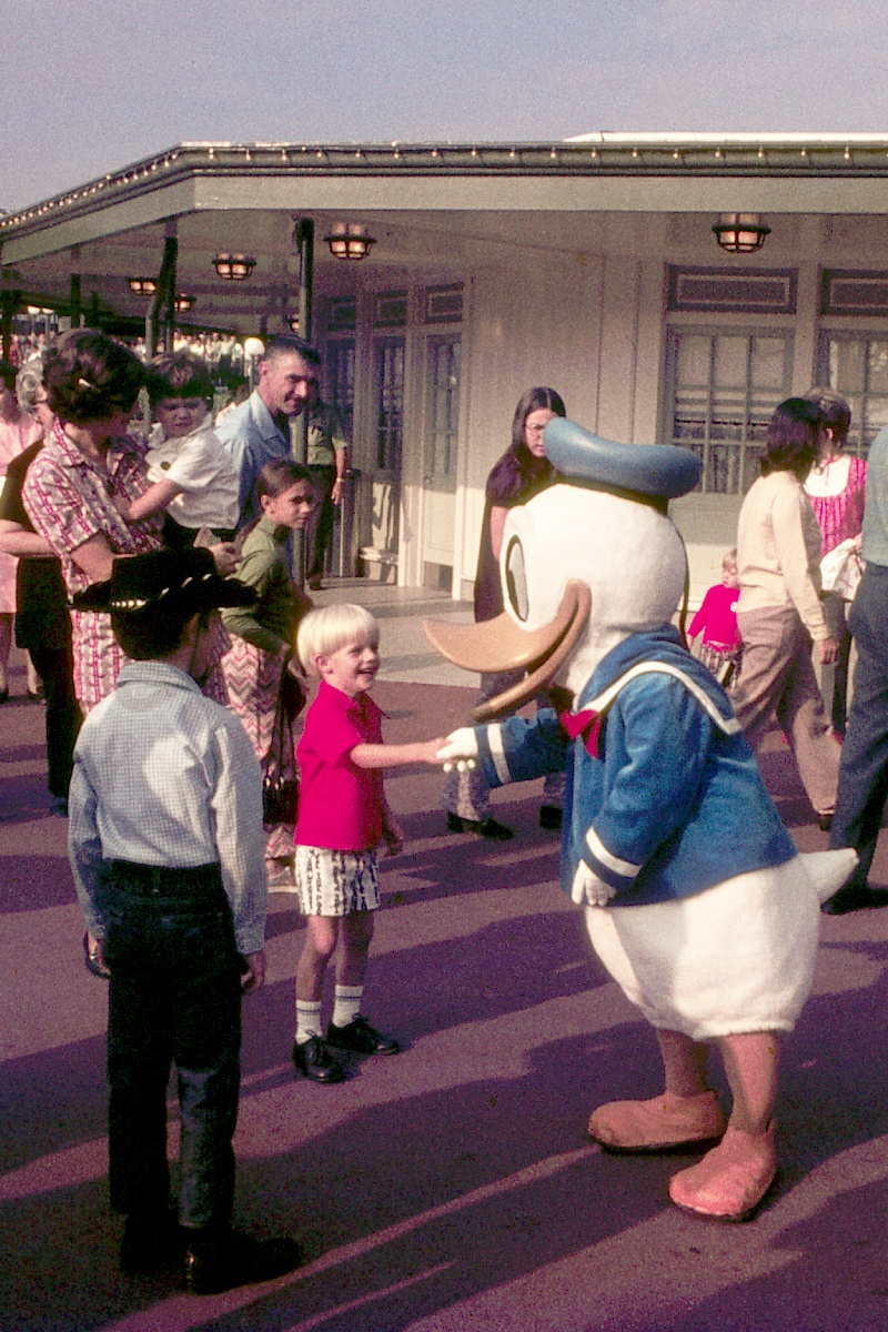 JohnMarkT's tweet photo. @WaltDisneyWorld October 25, 1971 https://t.co/hkTz4JCsXm