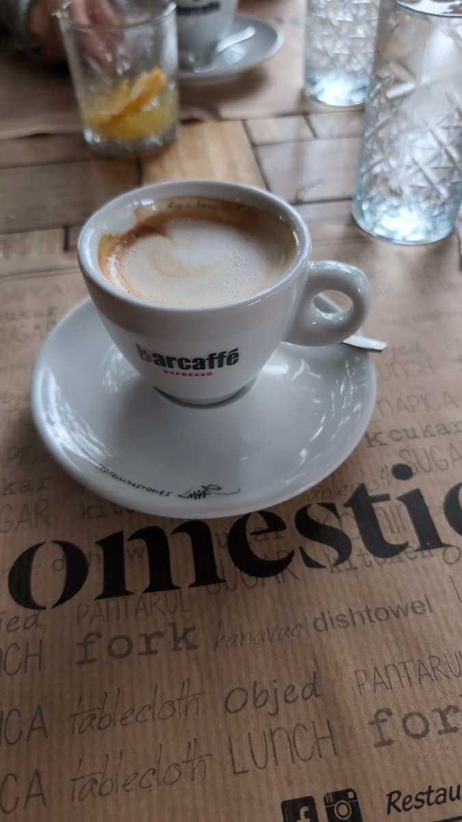 ☕ *Happy Tag des Kaffees!* ☕  
Heute feiern wir die kleinen Pausen, den Duft von frisch gemahlenen Bohnen und diese eine perfekte Tasse.  
Ob allein oder in guter Gesellschaft – Kaffee geht immer.  

📍Schwarz Kaffee  
🍰 Zitronenkuchen dazu – einfach himmlisch! 
#TagDesKaffees