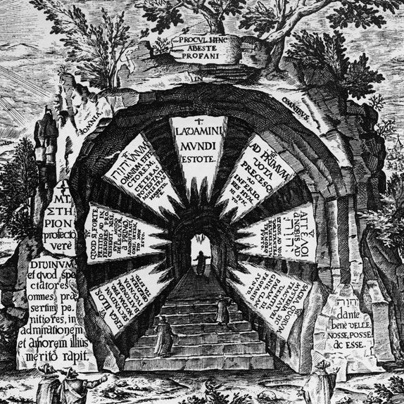 Luz y tinieblas...

Un concepto clave en psicología y espiritualidad...

Y si eres emprendedor, aún más vital.

Es fácil ver la luz, pero tus tinieblas, esas sombras propias, son el verdadero desafío. Como dice Jung: es en la sombra donde encuentras la luz.

Vives momentos duros