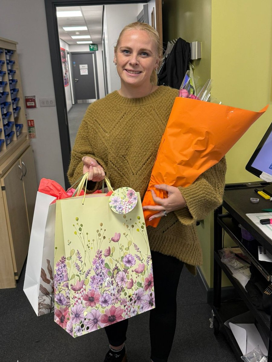 We are very sad to say good bye to the wonderful Mrs Day whose last day is today. She leaves today to spend more time with her lovely family. We will all miss you lots. 😍