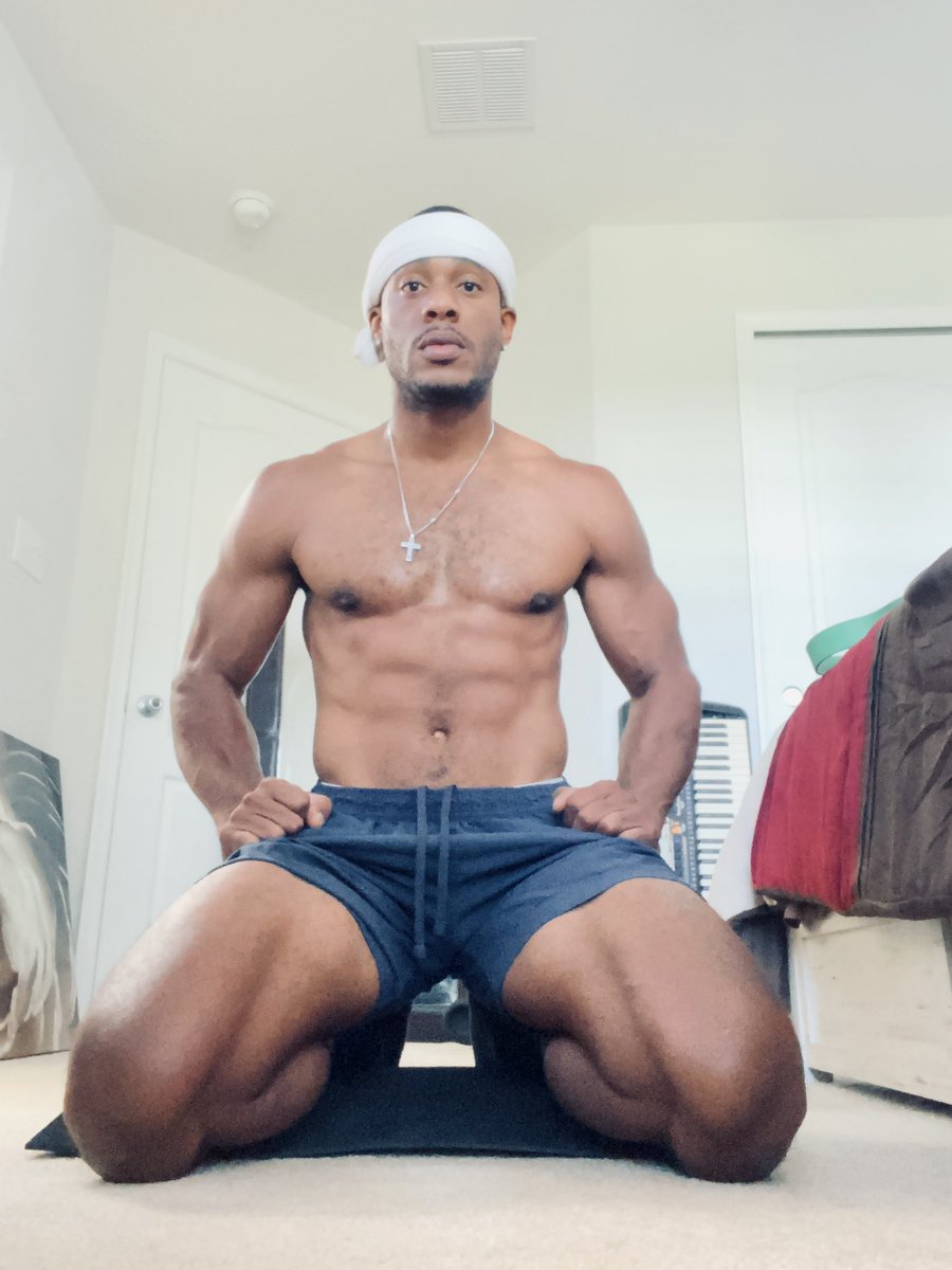 LLBurrell's tweet image. Go Hard Everyday #llburrell #abs #biceps #workout