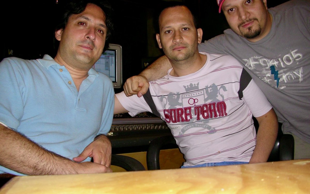 globoballoon's tweet photo. Fotos del recuerdo tomadas por mi amado hermanito @ponchobamboo durante la grabación de #BambooReggae en el año 2007 en @PRestudios 

Tantos recuerdos que se me vienen a mi mente … https://t.co/4XLJKta5M8