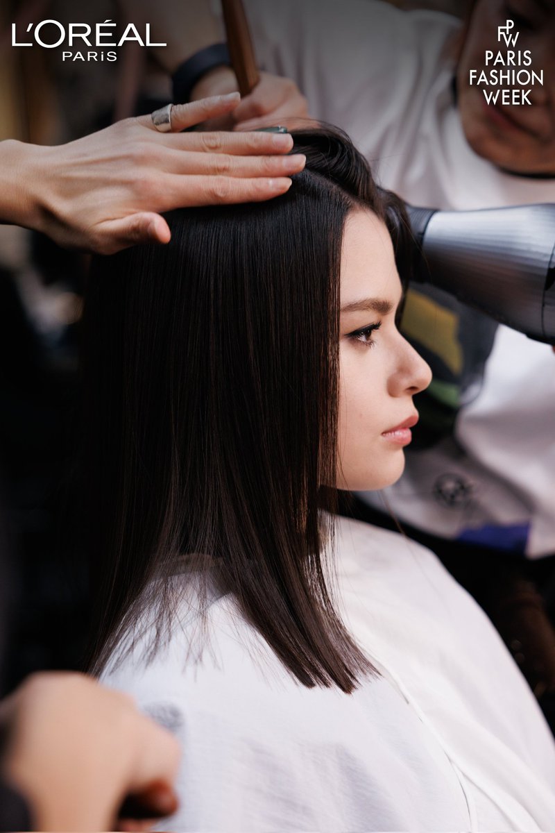 jbetchayl's tweet photo. @LOrealParisTH @AngelssBecky Side profile perfection.🔥 Just wow!
BECKY WALK YOUR WORTH
#LeDefileLOrealxBecky
#WALKYOURWORTH #LOrealParisTH
#LeDefileLOreal #LeDefileLOrealTH #LeDefileLOreal2025 #worthit
#ParisFashionWeek #PFW
#Beckysangels #BeckyArmstrong https://t.co/hiJ5sJxvMn