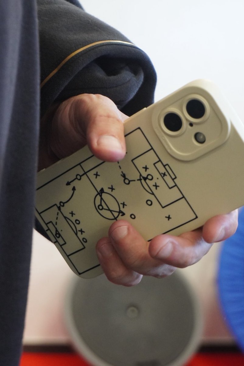 𝘓𝘢 𝘱𝘪𝘻𝘢𝘳𝘳𝘢 𝘺 𝘦𝘭 𝘧𝘶́𝘵𝘣𝘰𝘭 𝘴𝘪𝘦𝘮𝘱𝘳𝘦 𝘱𝘳𝘦𝘴𝘦𝘯𝘵𝘦 𝘦𝘯 <a href="/XaviMolist/">Xavi Molist</a> 😉📲