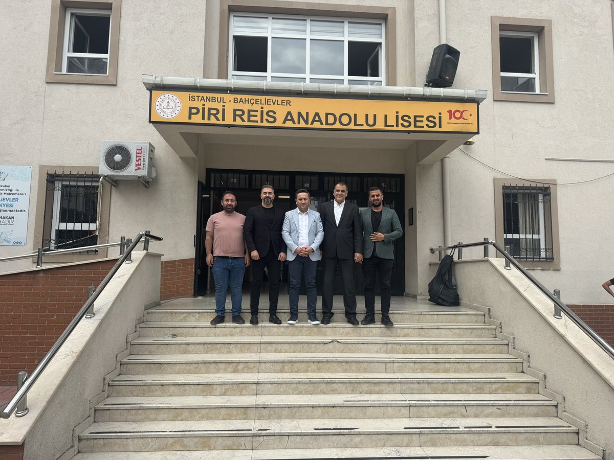 Okulumuzda Değerli Misafirlerimizi Ağırladık
Bahçelievler İlçe MEM Şube Müdürlerimiz Emre Hayırlıoğlu ve Fatih Yavuz, Özel Büro’dan Mehmet Şemsi Balat ve Ali İsmail Resne Anaokulu Müdürü Bilal Yurduseven okulumuza ziyarette bulundular. Nazik ziyaretleri için teşekkür ederiz.