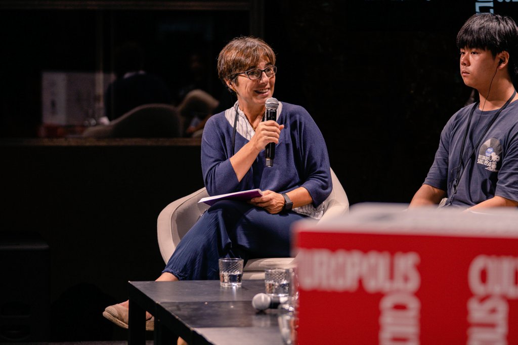 CulturaDIBA's tweet photo. 🎶 A #Culturopolis2025 creiem que fent música es defensen els drets fonamentals. 

🎼 Per això hem escoltat projectes de Catalunya fins el Brasil que fan servir la música per contribuir a la construcció de societats més justes i culturalment actives.

🙌🏻 Moltes gràcies per acompanyar-nos @riborquestra, @Xamfra_Centre, Proyecto Aprendiz Musical i a l'Ester Bonal per guiar la conversa. 

#ÀgoraCívica