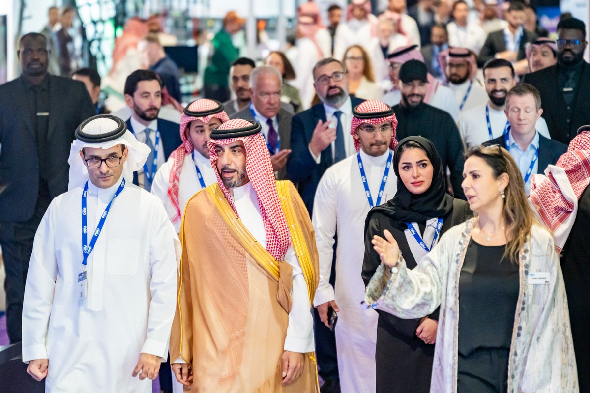 FiboArabia's tweet photo. Doors are now open!  The inaugural FIBO Arabia 2025 kicks off with a grand opening ceremony. The show today begins with a powerful message: a healthier, stronger, and more active society for all.  

#fiboarabia #fiboglobal #fitforfibo #fitness #wellness #saudiarabia #riyadh #fitnessevent #sportsbusiness
