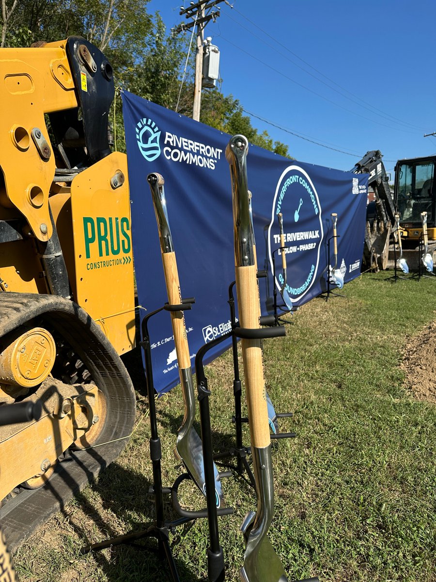 prusconstruct's tweet image. Breaking ground on the Ludlow Riverwalk! We’re proud to help bring this riverfront development to life and create space for connection and community. #LudlowRiverwalk #Groundbreaking #PrusConstruction #CincinnatiConstruction #BuildingLocal
