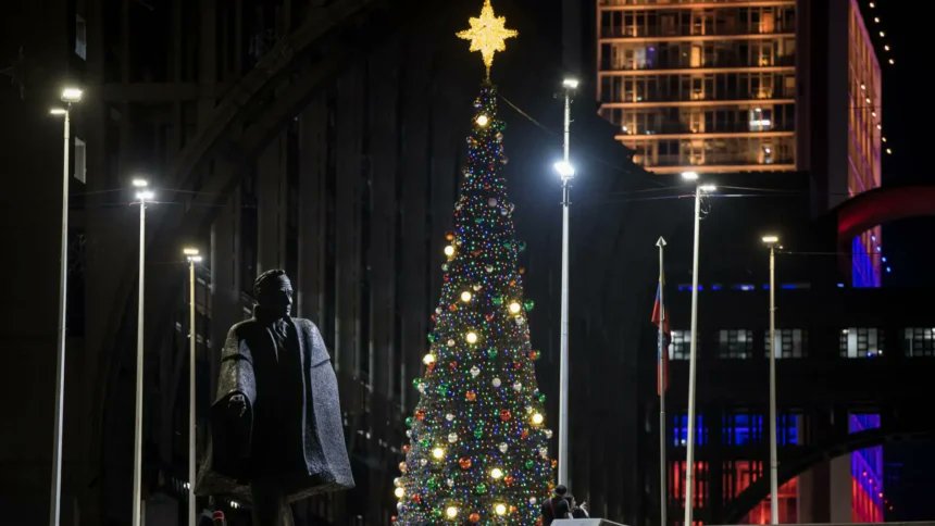 NotiClipve's tweet photo. Maduro decreta inicio de la Navidad en Venezuela desde el 1 de octubre https://t.co/iopFVxXQhj https://t.co/3qPSwLksNR