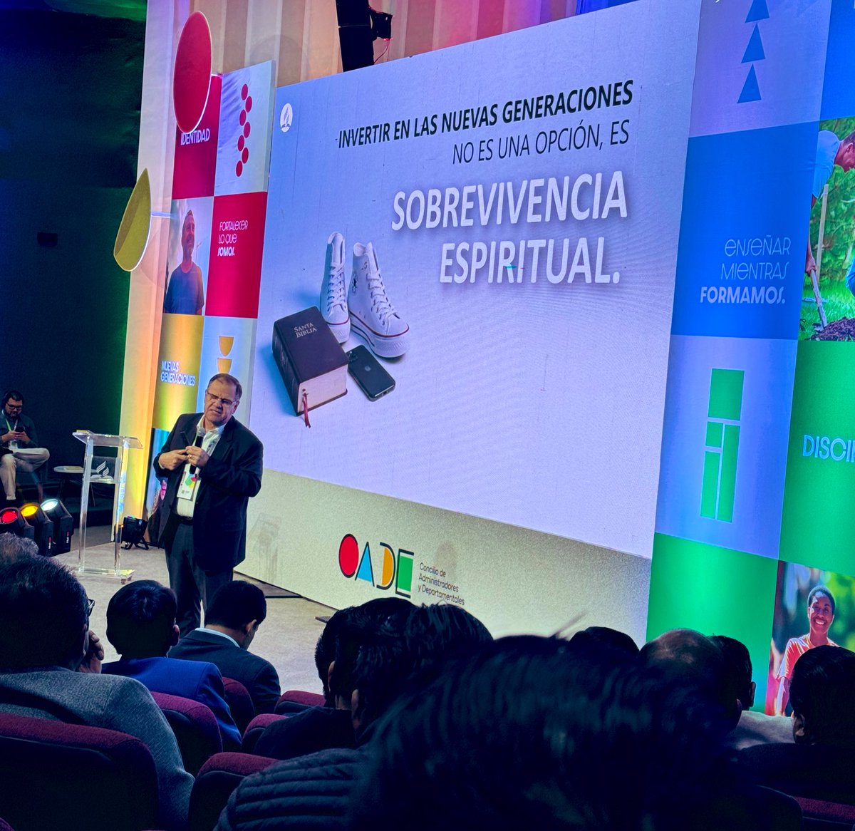 GBoris_Chilon's tweet image. Es nuestra labor ofrecer un propósito a las nuevas generaciones. 
Dr. Douglas 
Devocional en el #CADeUPN 
Hermosa experiencia