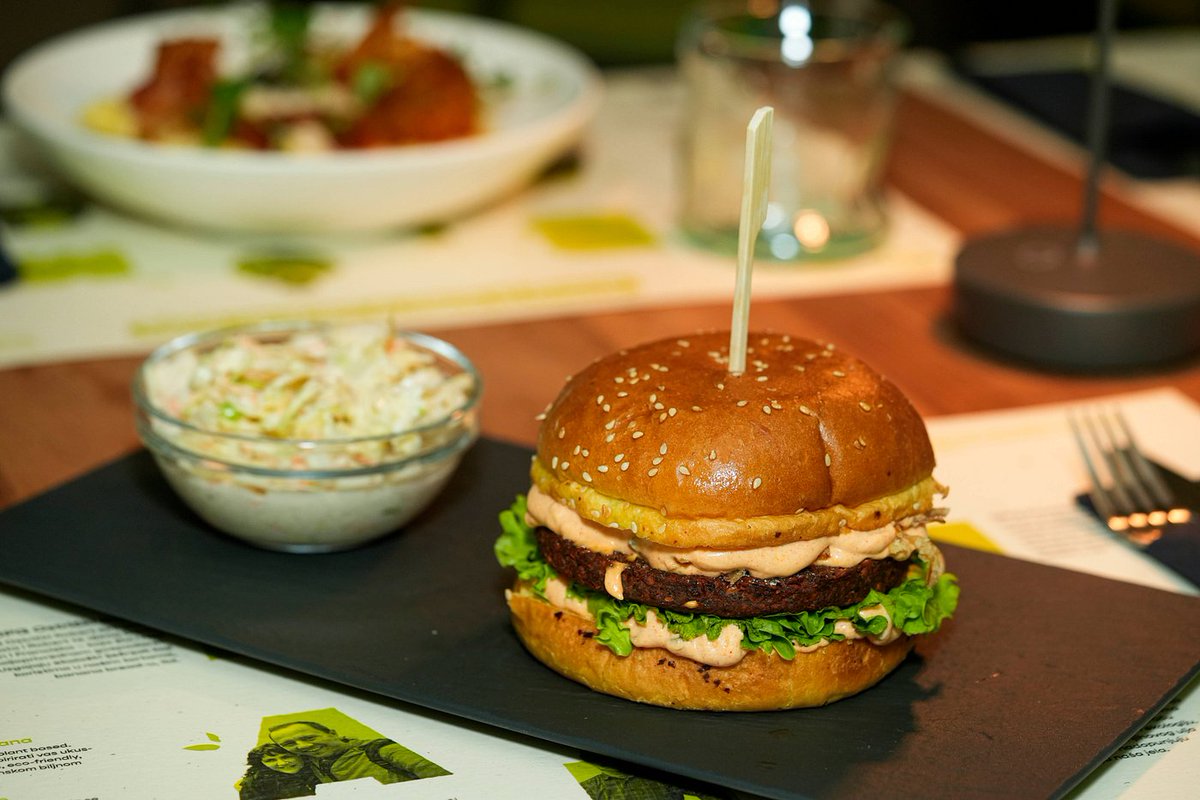 Restaurant Spotlight tweet media