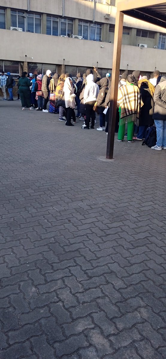 lunda_robert's tweet photo. there's no undocumented people in. Check how people are coming to renew refugee status but no success. Others the paper was expired 3 to 4 months always up and down. Before it was on line, now it's become sad, 2 months now since they took papers saying we will email you, help. https://t.co/l9PrRbaCcl