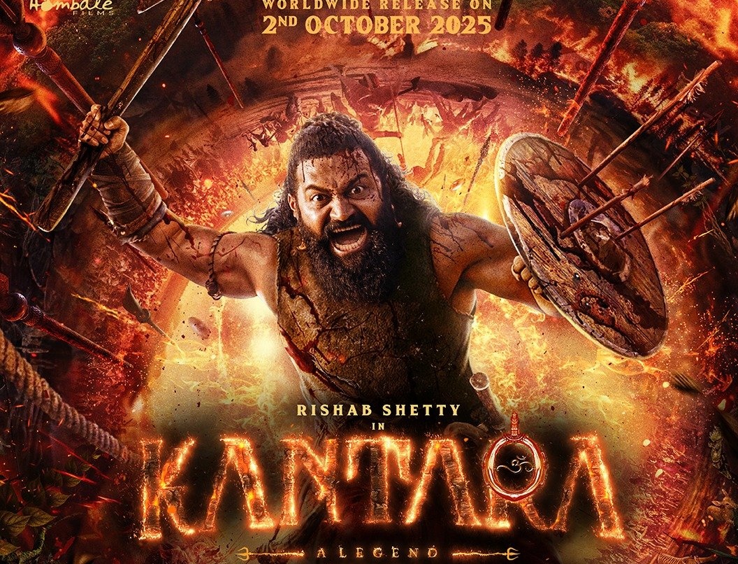 RahulNandiX's tweet image. #KantaraChapter1 🔥 Rating: ⭐⭐⭐⭐½
@shetty_rishab  delivers pure cinema – divine visuals, raw emotions &amp;amp; a goosebump climax. If Kantara was magic, this is soul-shaking! 💥 #KantaraMagic #KantaraReview