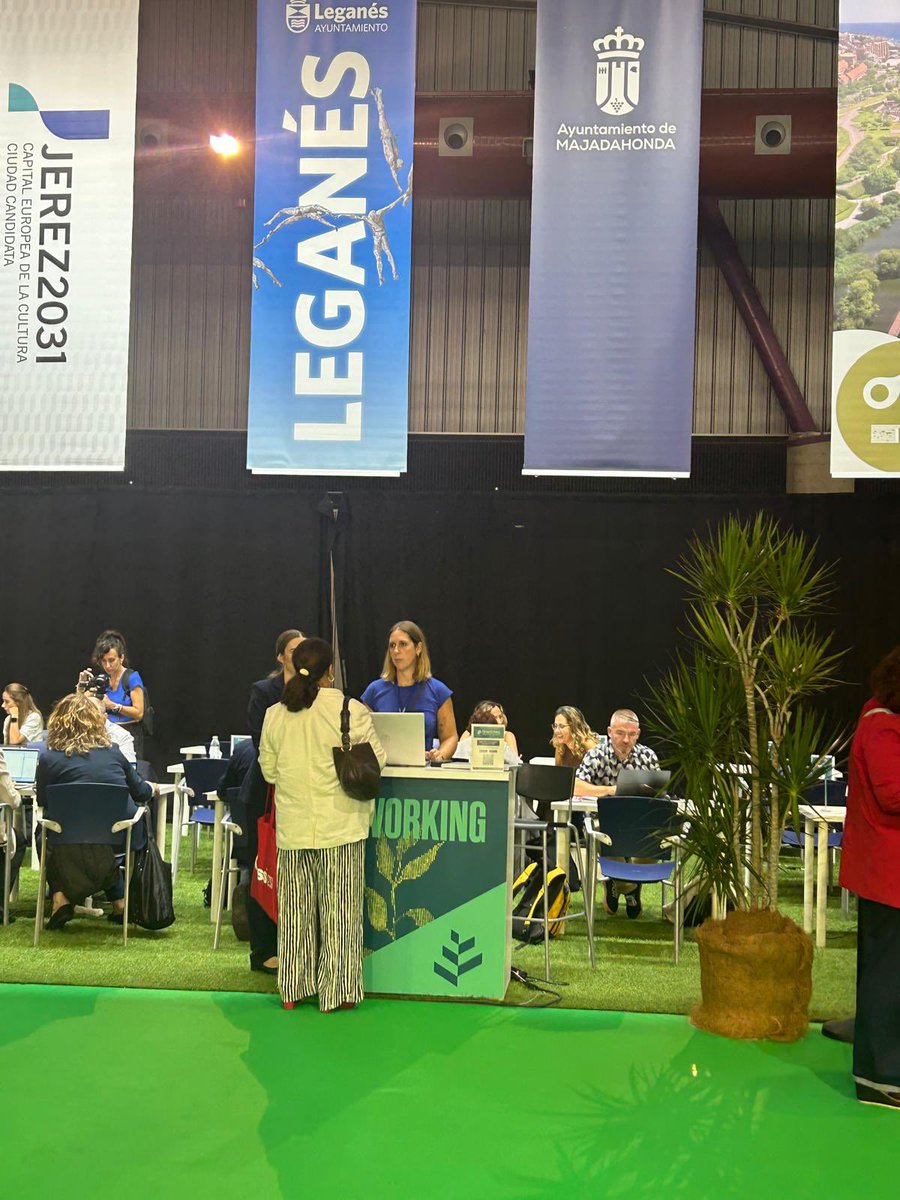 AytoLeganes's tweet photo. ♻️ Hoy y mañana se celebra en Málaga la edición 2025 de Greencities, Urban Intelligence & Smart Mobility, con una propuesta global sobre el desarrollo de ecosistemas urbanos inteligentes diseñados para sus habitantes 

➡️ Entre las grandes ciudades del mundo con representación en el evento está #Leganés y @Leganes_MAmb con la presencia de la concejala @vbonetatienza