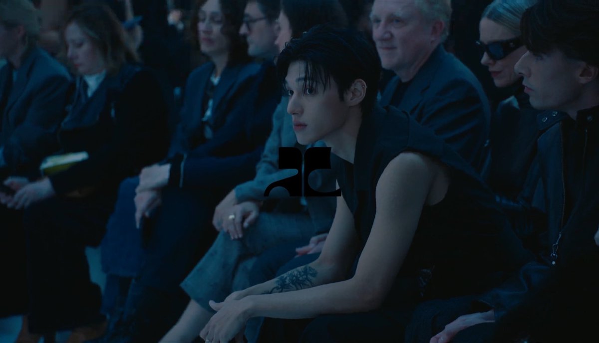 DK16637020's tweet image. It screams vampire movies, maybe a twilight vibe😚
#wooyoung #ATEEZ #KPOP