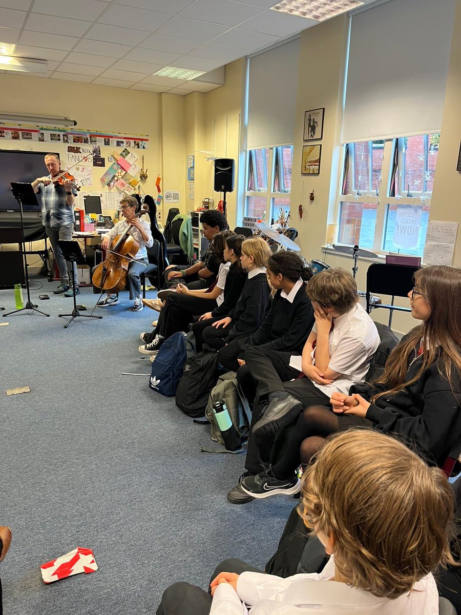 HHS Expressive Arts tweet media