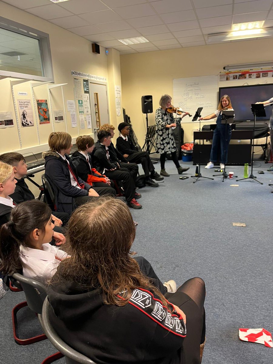 HHS Expressive Arts tweet media