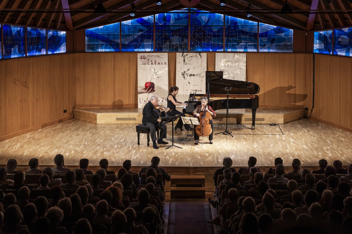 Aquest octubre amb <a href="/catalunyamusica/">Catalunya Música</a> revivim el Festival Internacional Pau Casals 2025!
📻 2/10 (20h): retransmissió del concert amb Jaime Laredo, Sharon Robinson i Anna Polonsky.
📻 22/10 (20h): retransmissió del concert amb A.  Janiczek, A. Lonquich i l’Orquestra del Festival.
