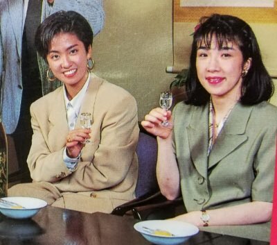 shikisokuze91's tweet image. 高市は90年代、あるタレント＋蓮舫議員と3人で番組のキャスターをしていて、直後にそのタレントが統一教会に取り込まれる事件に遭遇している。そんな経験をしてるのに統一教会の教祖の名前を知らないわけがないよ。