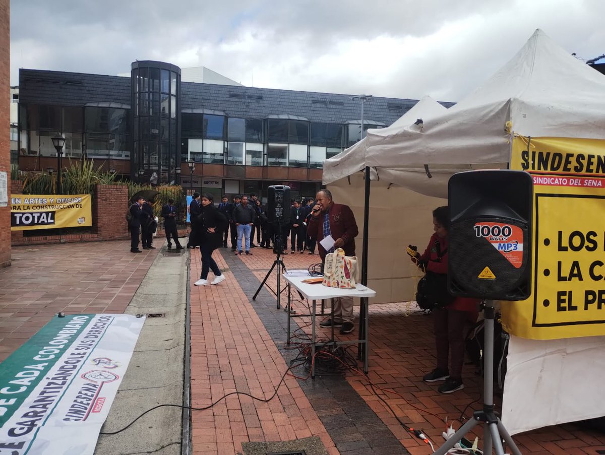 Dra. <a href="/mariellabarrag3/">@mariellabarraga</a>, <a href="/JorgeELondonoU/">Jorge Eduardo Londoño Ulloa</a>

¿Por qué si invirtieron 1.500 millones para concursos de directivos? desde 2023 no avanzan!! El 80% son interinos!

La interinidad afectan al SENA

¡Exigimos concursos transparentes, técnicos y meritocráticos ya!

#SielSENAparaElSENAavanza