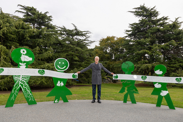 decappeal's tweet image. The first global Humanitarian Memorial was launched today by HRH the Prince of Wales @KensingtonRoyal in Gunnersbury Park, London. Created by artist Michael Landy CBE, the memorial commemorates humanitarians of all nationalities who have been killed in service, and honours those…
