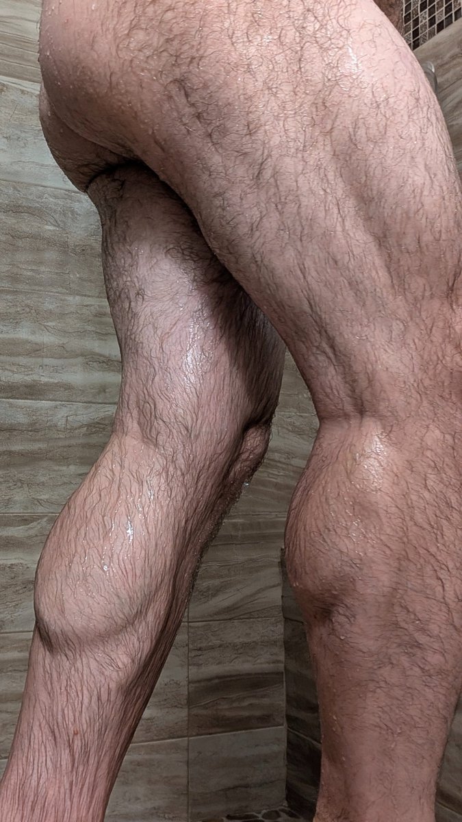 MrThunderCalves's tweet photo. ⚡ in the 🚿

#ThunderCalves #ThunderThighs #MaleLegs #MaleCalves #MaleLegLovers #MensCalves https://t.co/06t6FIMyu5