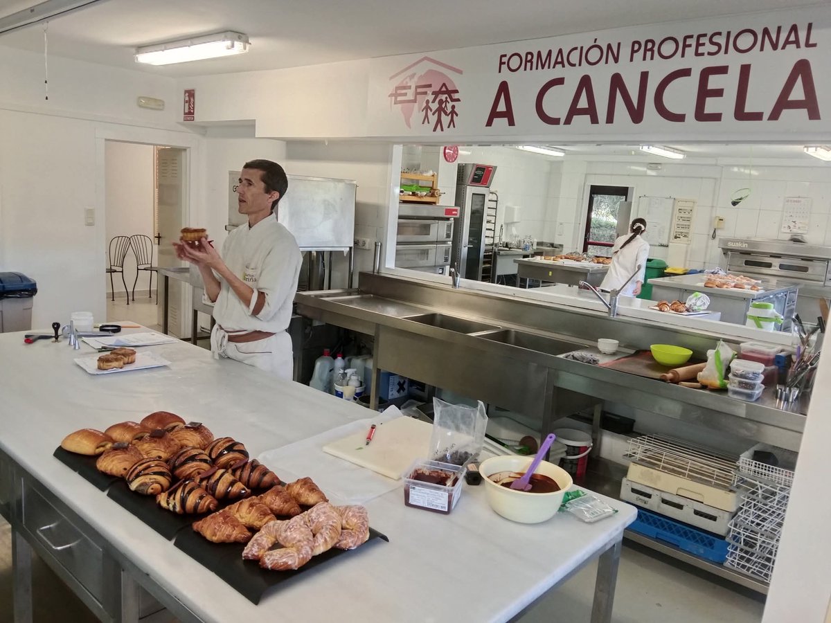 Hoxe en EFA A Cancela vivimos unha xornada moi especial cunha masterclass de bollería follada 💫.
Grazas a todas e todos por facelo posible! 🥐