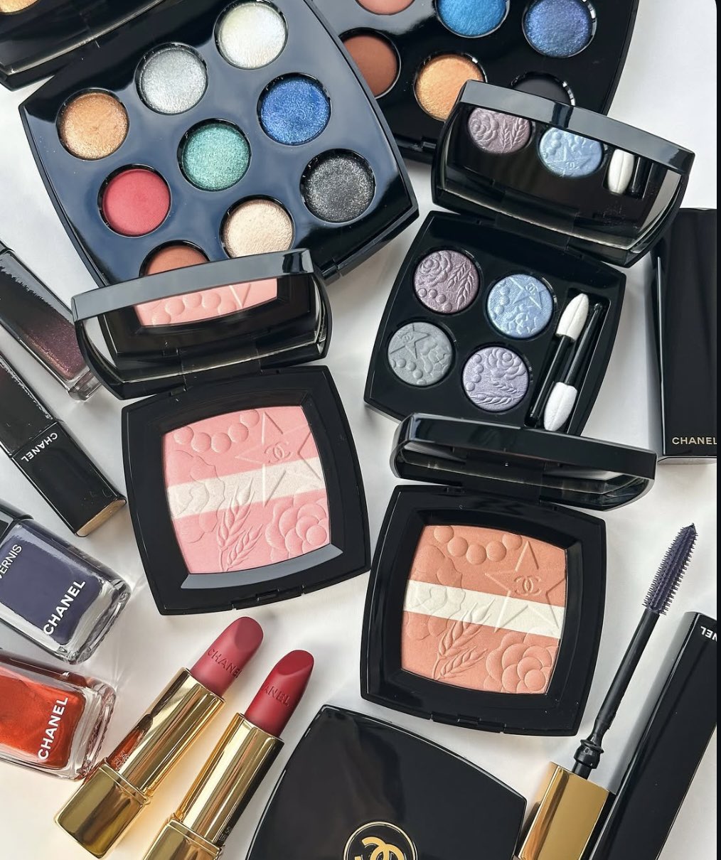 シャネル　シアターコフレ シャネル×クリスマスコフレ2019】「N°5」の素敵すぎるシアター