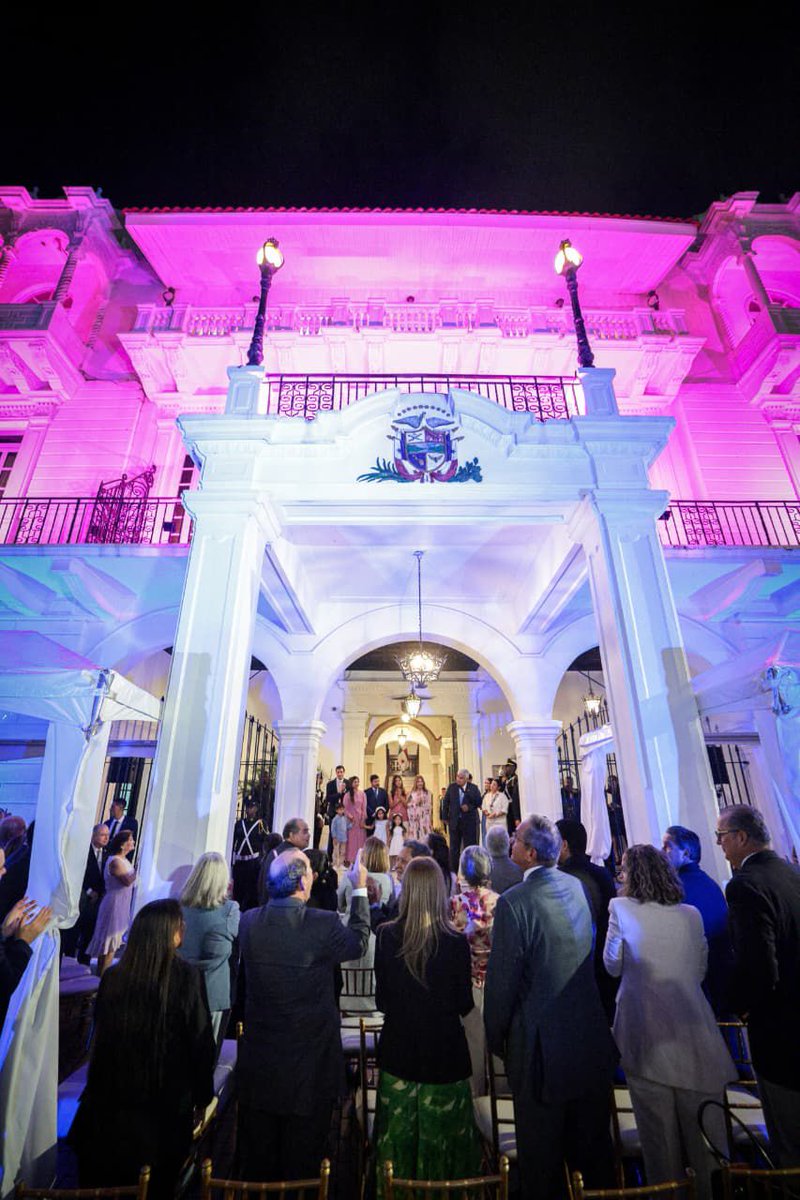 Encienden luces de la campaña “Con Paso Firme en la Lucha contra el Cáncer” nexpanama.com/encienden-luce… #NexNoticias