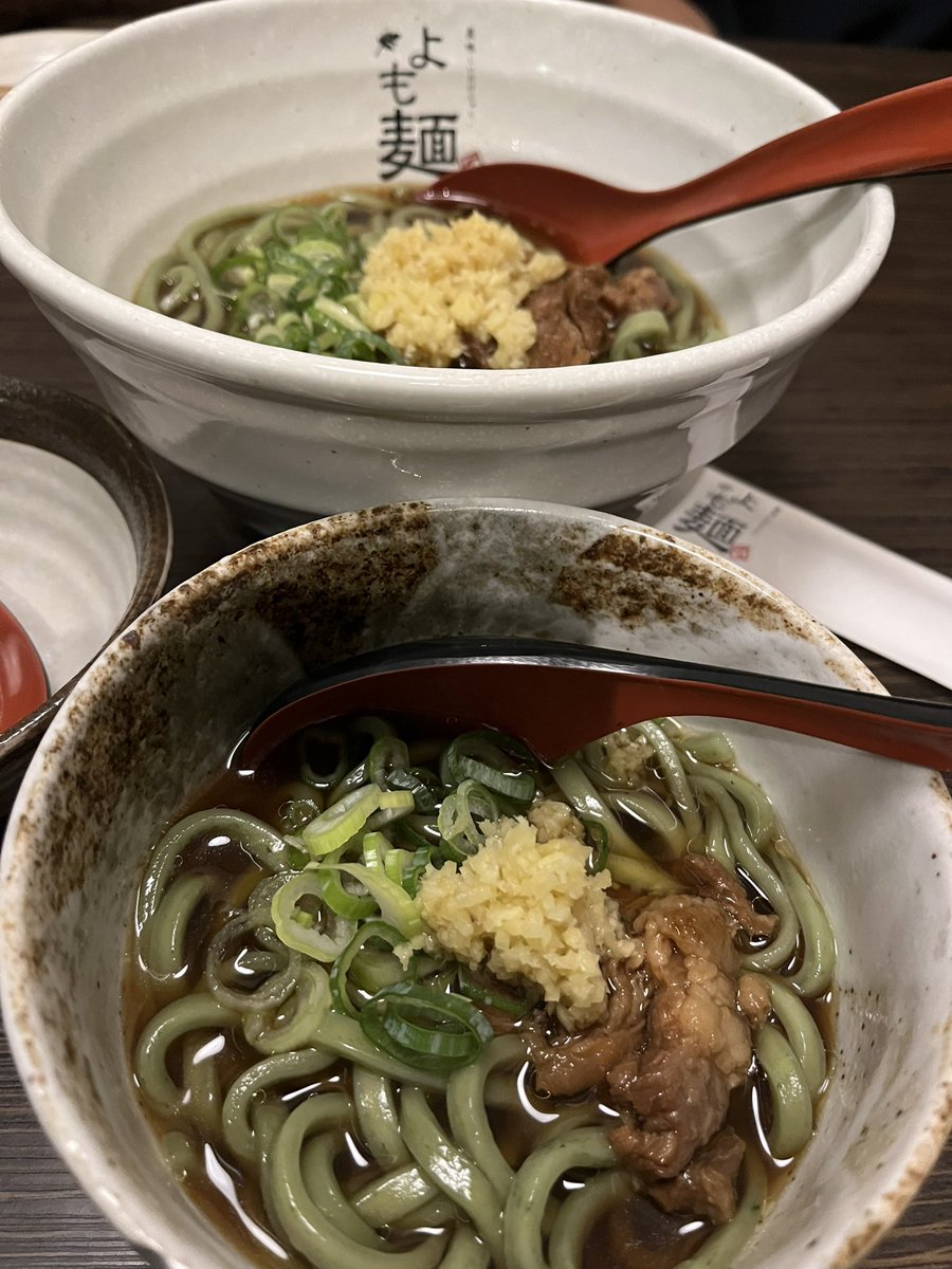 dousentou3105's tweet image. 春以来なのに*.ﾟ今夜の親友集合を夕べ忘れてたの我ながらヤバすぎ忙しすぎるよ注意報発令中(￣▽￣;)よも麺12人前テイクアウトしたの私達で～す!今KKT界隈で超有名人けんけん✌️どんな時でも町ボラ活チラシ配りますっ𝄞⸝⸝꙳
#熊本県
#大津町
#居酒屋てんき さん
#よも麺
#店主けんけん