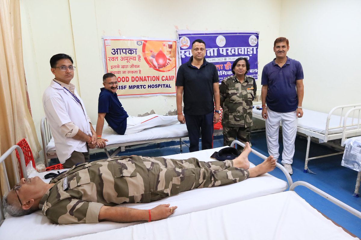 CISFTraining's tweet image. Health &amp;amp; Humanity at CISF MPRTC Behror!

CISF MPRTC, Behror organized a Blood Donation Camp 🩸 and Health Check-up Camp, reflecting our dual commitment to service and wellness. Personnel and staff came forward with enthusiasm—donating blood to save lives. #MPRTC  @CISFHQrs