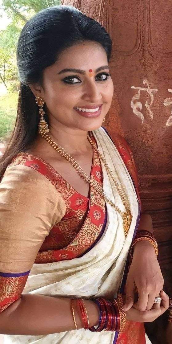 చాలా DM's వస్తున్నాయి గ్రూప్ లో యాడ్ చేయమని..
మీరు ఈ ట్వీట్ ని like మరియు retweet చేయగలరని మనవి..
వెంటనే add చేస్తాను గ్రూప్ లో..