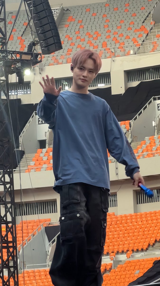 lofshaechi's tweet photo. no wm, free to use wallpaper <3

— please don’t repost as your own ya !  #nctdream #tds4injakarta #jisung #chenle #jeno https://t.co/vv5aka2vxs
