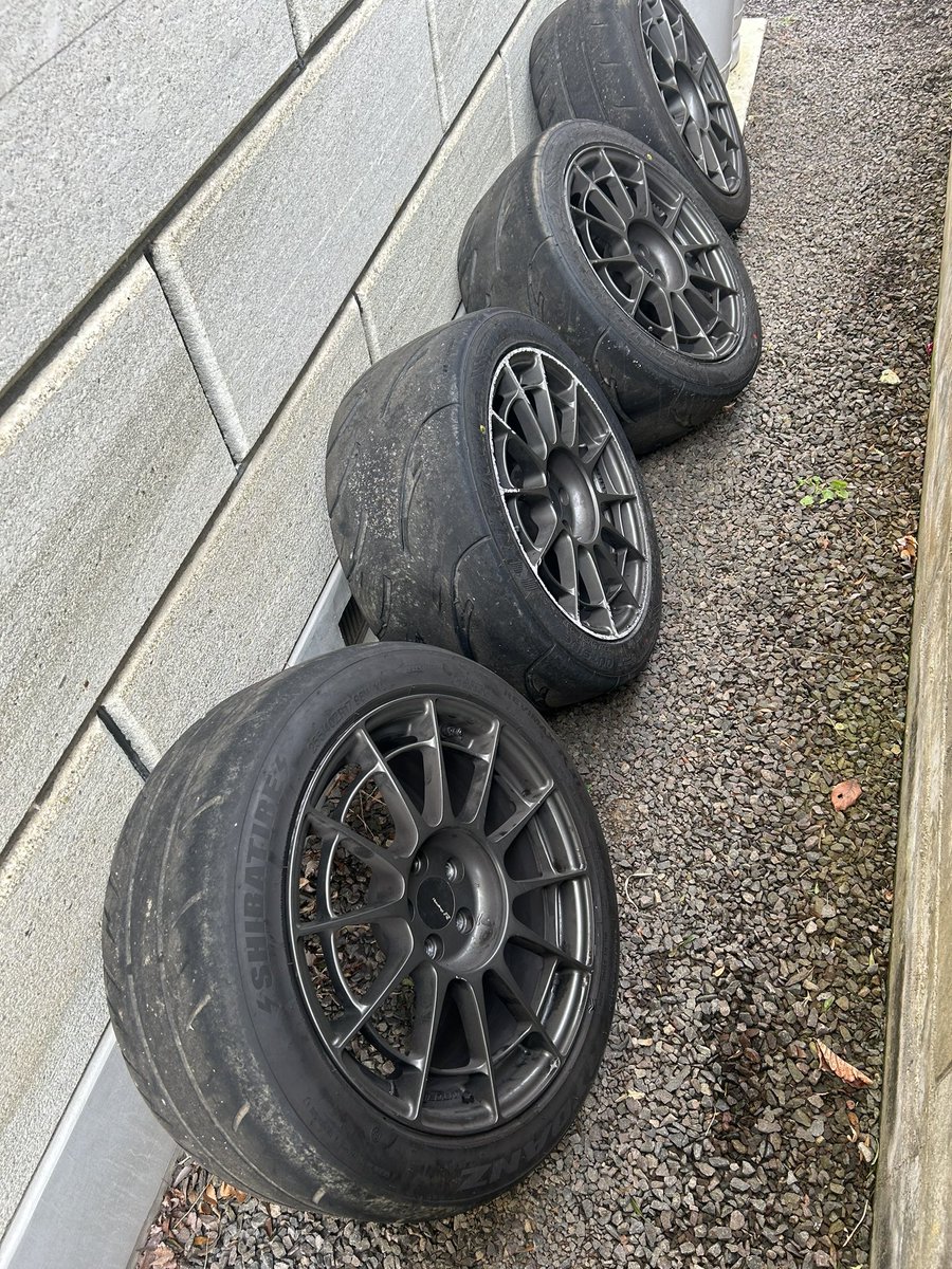 udon_gda's tweet image. こいつら買っていただける方いませんか？
エンケイのNT03RR
100-5 9j+42です
1本だけ1ガリってます
タイヤもこのまんまで7万？高いかな？
値下げ応じます。
生活再建のために放出します。
 #売ります