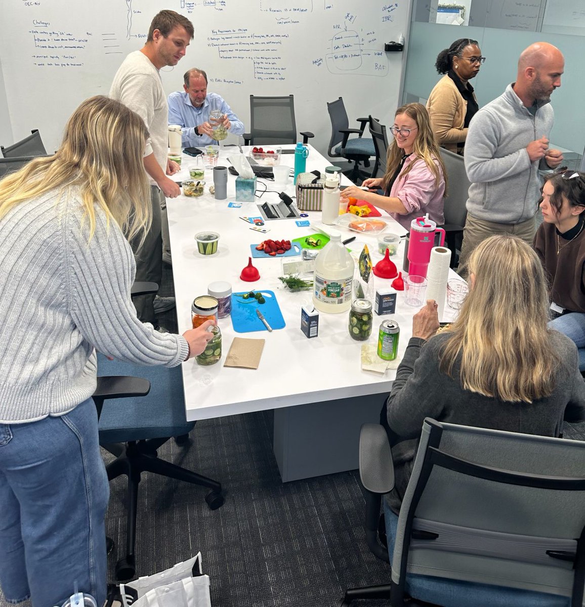 CDMSmith's tweet image. At CDM Smith, working together to support others is the heart of what we do. This is how #CDMSmithCares Thank you to our #CDMSmithCommunity for working hard to make a difference. We’re proud to foster a culture so dedicated to caring about each other.  lnkd.in/eTaPTwc9