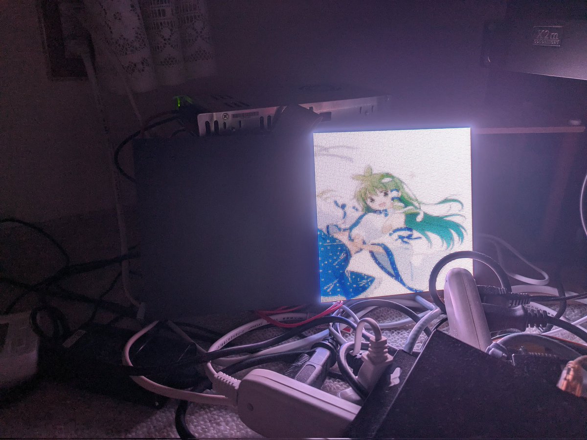 _tonky's tweet image. 半分でない　💧#LEDvision #家庭用LEDビジョン