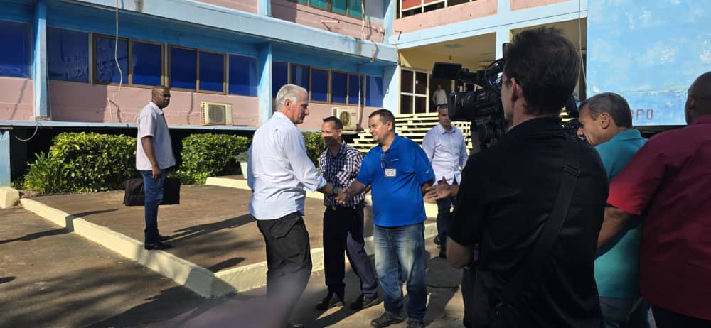 El presente Miguel Díaz-Canel Bermúdez, visitó esta mañana la Central Termoeléctrica “10 de Octubre” de #Nuevitas, como parte de su recorrido por las centrales termoeléctricas del país para evaluar los avances en la recuperación del Sistema Electroenergético Nacional (SEN).