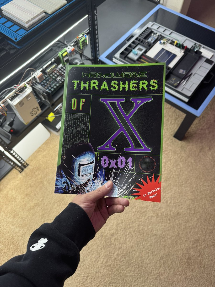 fishPointer's tweet image. didn’t you hear i’m famous now