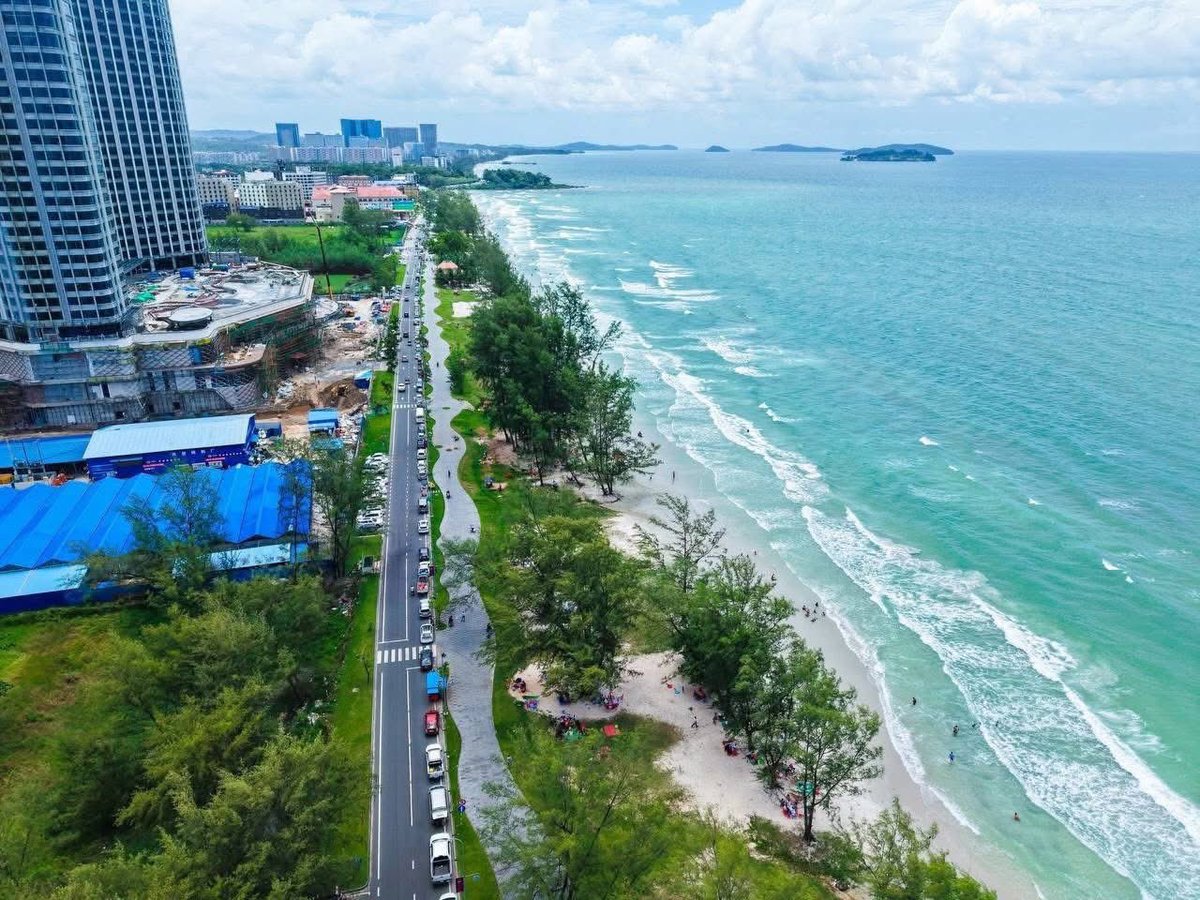 jacobincambodia's tweet photo. Ngl, Sihanoukville beaches are beautiful! https://t.co/V4wO8Ws4cq