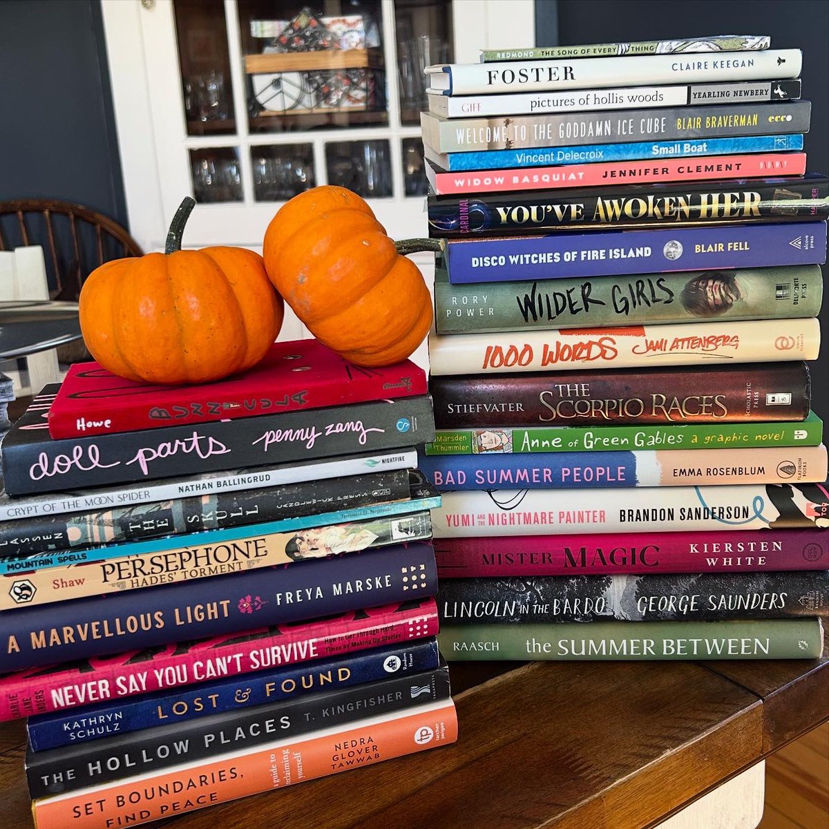 ShawnTWrites's tweet photo. I read 11 books in Septemberโฆ That means 28 #books for the quarter (July/Aug/Sept). I donโt have a MFA, so I #readlikeawriter and learn from other #writers and #writingcraft books. #writer #writerslife #writingcommunity #5amwritersclub ๐๐ปโ๏ธ๐๐ https://t.co/EBzKxRXQyL