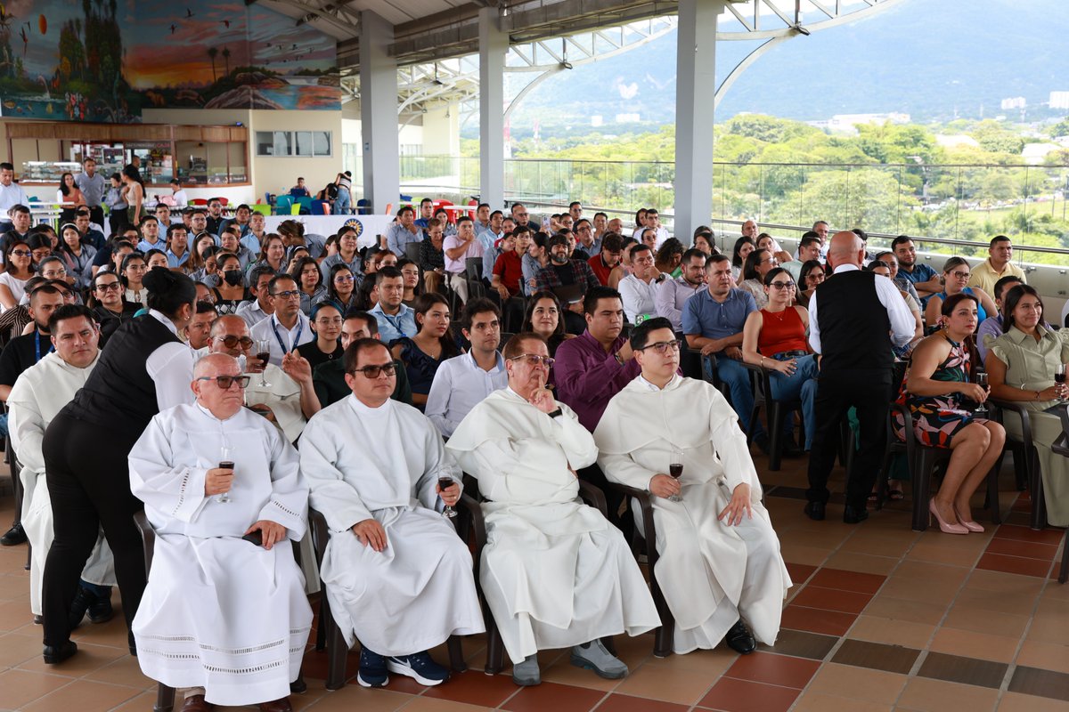 Un espacio espiritual y de compartir para darle las gracias a nuestro padre Rector José Antonio Balaguera Cepeda, por tantos años de dirigir y compartir su sabiduría en pro de nuestra familia Tomasina

Auguramos éxitos y mucha felicidad en su nuevo camino