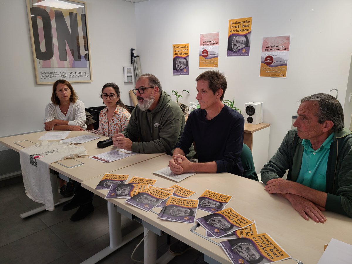 GURE IRRATIA egoera ekonomiko larrian! 40000€ko defizit bati aurre egin behar diogu urtero, eta berriz ere jendarteari dei egiten diogu. Diru bilketa kanpaina bat hasi dugu gaur.  labur.eus/irratiagira
<a href="/euskalirratiak/">Euskal Irratiak</a> #sostengua