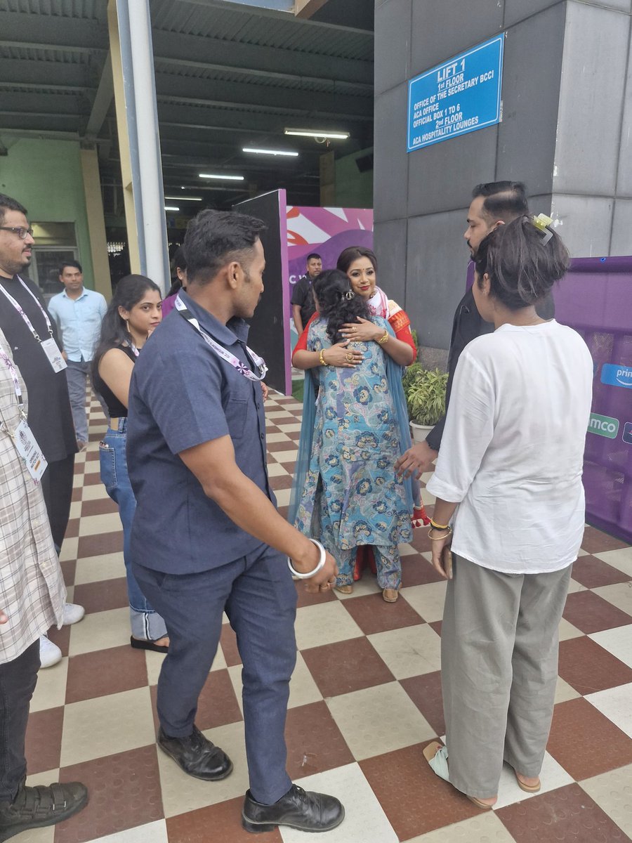 The dreamiest moment of my life ❤️ thank you <a href="/shreyaghoshal/">Shreya Ghoshal</a> di love you 😍 😘