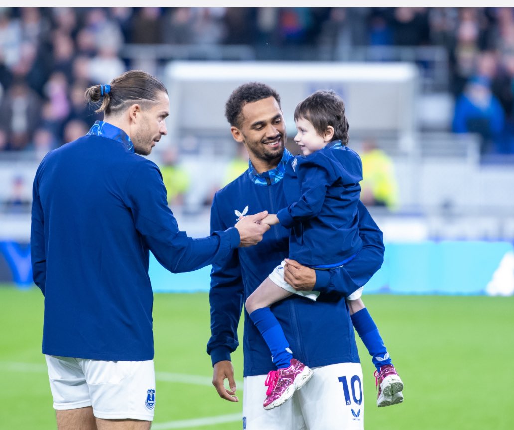 henrywinter's tweet photo. Evertonians Holly, 5, &amp; Mason, 11, lead team out for West Ham game at the Hill Dickinson Stadium. Both huge #EFC fans currently battling cancer. Game dedicated to @Bradleysfight #CancerHasNoColours campaign raising awareness/funds for childhood cancer research 📸Tony McArdle @EFC https://t.co/JskT75jFJV