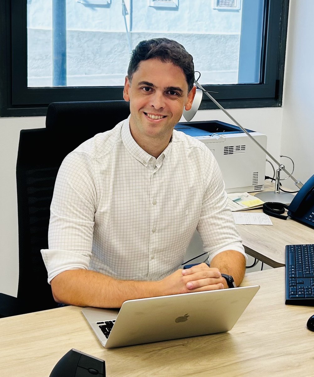 Además, tras el nombramiento de Natalia Mata como directora territorial, Javier Moreno Hernández, que ejercía sus funciones como inspector farmacéutico de INGESA en Melilla, es a partir de hoy el nuevo subdirector territorial.