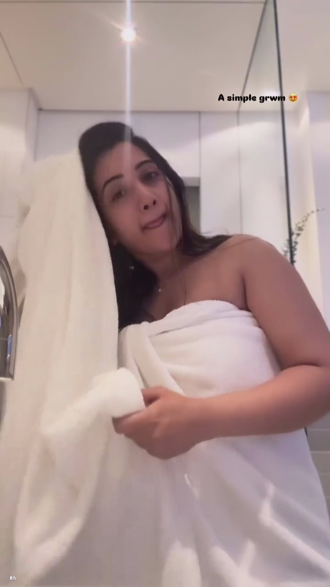 ACTRESSHOLIC__'s tweet image. #sravanthichokarapu you hottie sexy unexpected story 🤯💗🥵💦💋❤️💯