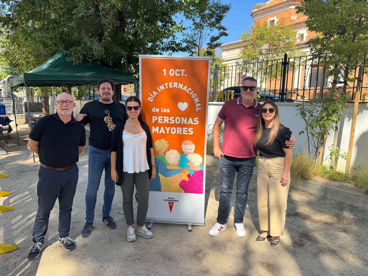 🌻 Risas, juegos y tradición en el Día del Mayor de #Rivas.

Disfrutamos de una jornada entrañable con nuestros mayores en el parque de San Isidro, compartiendo una sabrosa tortilla con chorizo y la emoción de los campeonatos de juegos 🎲🏆.