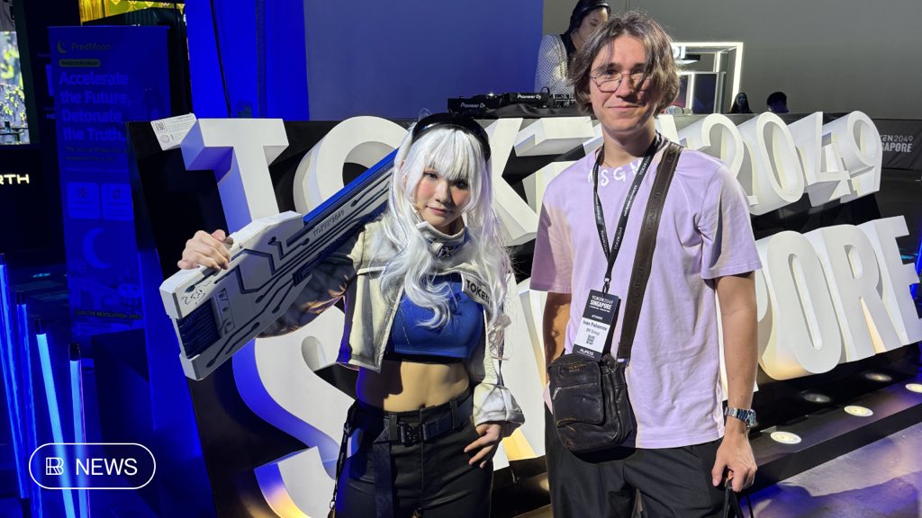 We’re here at TOKEN2049 Singapore! 🌏 Excited to connect with 25k+ Web3 &amp; crypto enthusiasts, 300+ speakers, and 500 exhibitors ;) 

#TOKEN2049 #Crypto #Web3