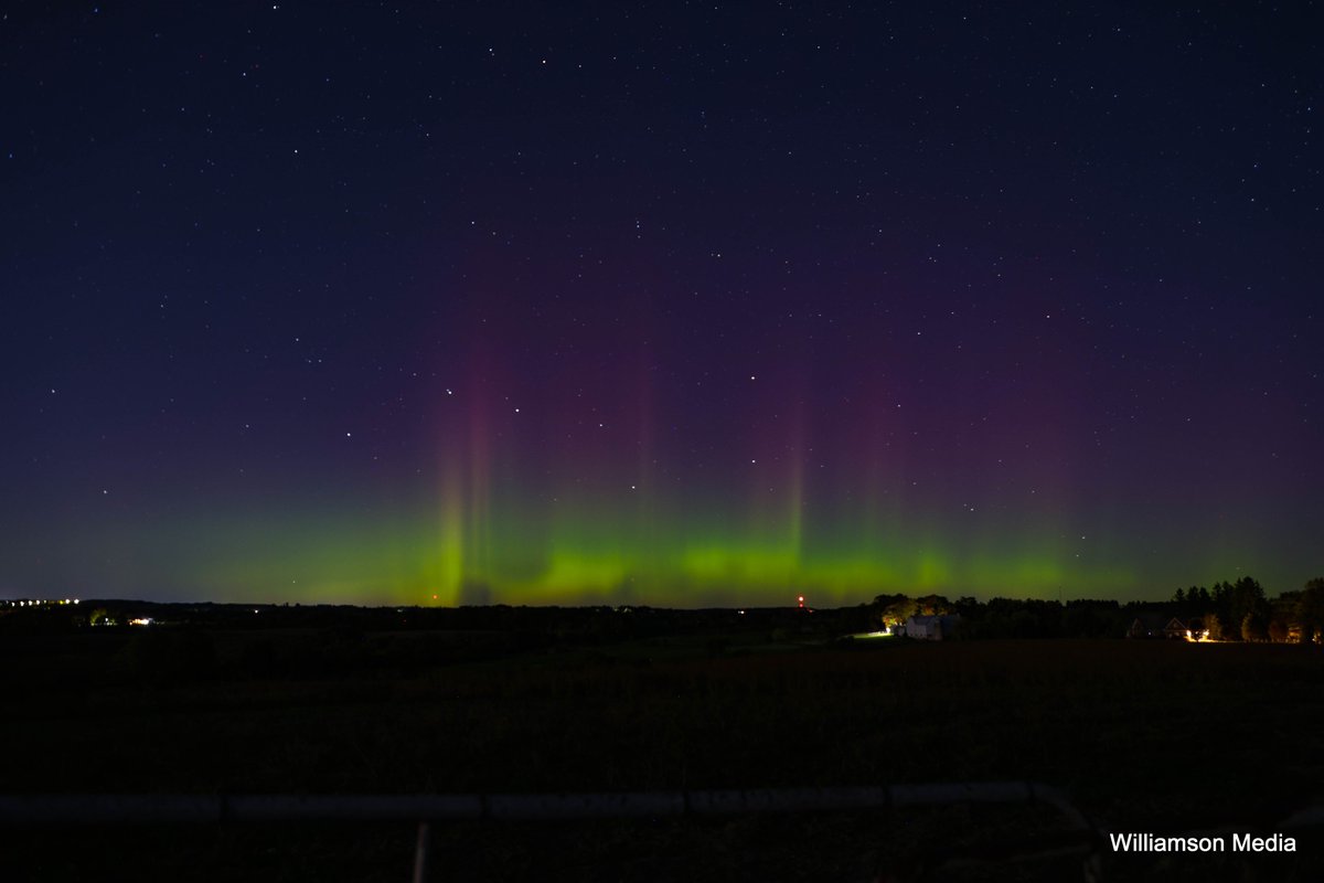 Colin Williamson (@colinwxchaser) on Twitter photo A few shots of the northern lights from north Oshawa last night as they danced away A few shots of the northern lights from north Oshawa last night as they danced away