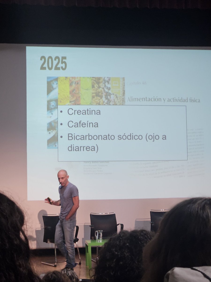 DietAstur's tweet photo. Muy interesantes las Jornadas de Alimentación y Actividad Física, que, de la mano de la Consejería de Salud del @GobAsturias tuvieron lugar esta mañana en Gijón. Solamente me llama la atención una cosa. Tanto hablar del problema de sedentarismo y de obesidad que tenemos (1) https://t.co/7O5mt8uMLn
